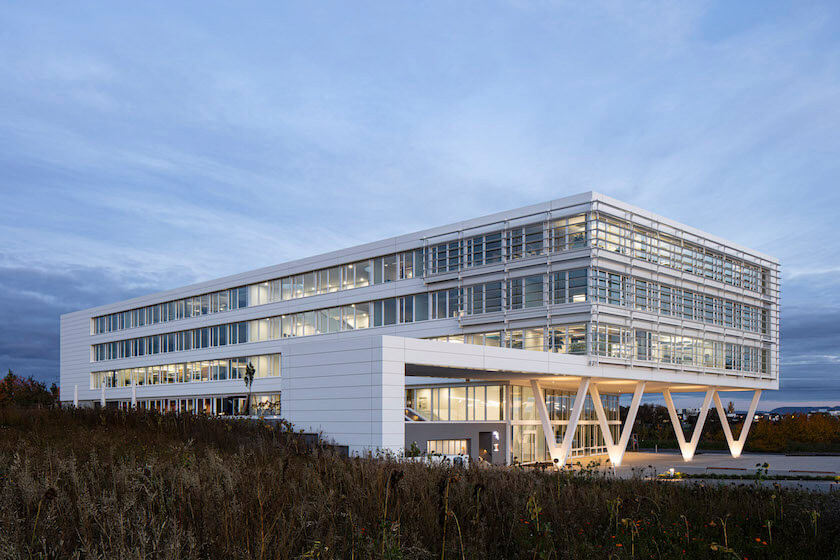 The OBJECT CAMPUS from the north side - with a view of the entrance area supported by four V-pillars.