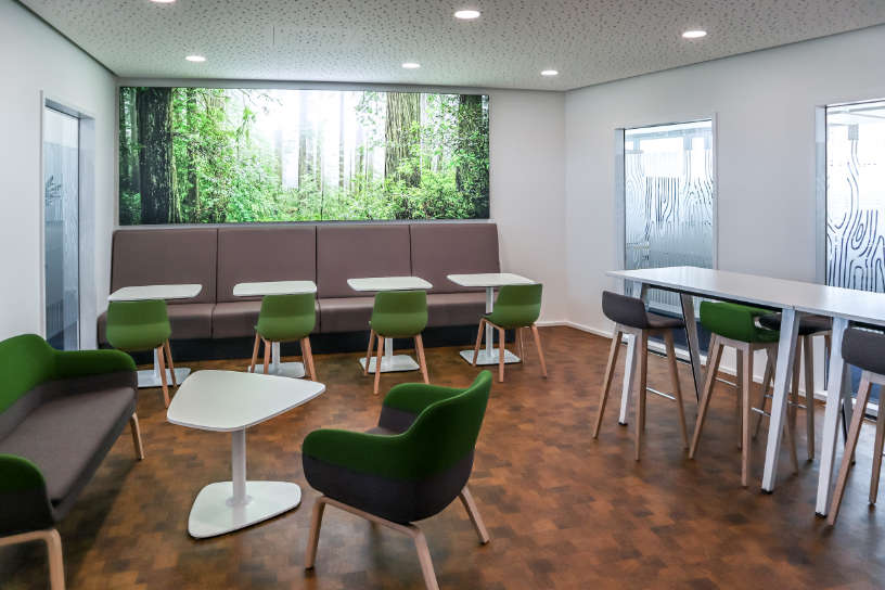 Rooms for relaxation, exchange with colleagues and as a dining room